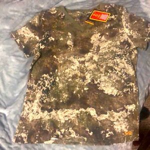 Women’s V neck camo shirt new with tags large.